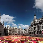 Heart Of Brussels Escape, Steps From Bourse