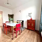Spacious Family Apartment Midi