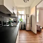 Spacious Family Apartment Midi