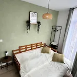 Charming Place In Brussels Ideal Near The Metro