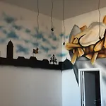 Midi 81 Hostel