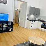 Studio Calme Et Lumineux A Uccle