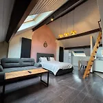 Joli Studio Lumineux