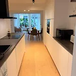 Room With Ensuite And Garden
