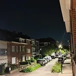 Cosy 2 Bedroom Apartment With Private Garden