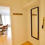 Very & Large Studio-plasky