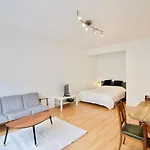 Very Nice & Large Studio-Plasky