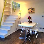 Cosy Flat, Central Location