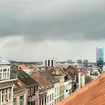 Cosy Flat, Central Location