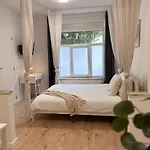 Fully Renovated Studio Near Brussels Centre & Midi