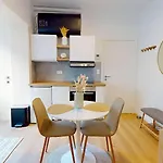 Studio Cosy Centre Bxl Avec Balcon