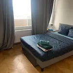 Chambre Privee Dans Un Appartement Central Et Partage