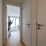 Large Studio Apartment In A Serviced Building