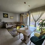 Gezellig Verblijf Met Balkon