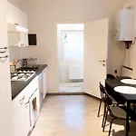 Appartement Sous Toit Lumineux Avec Garage Et 4 Pieces En Enfilade