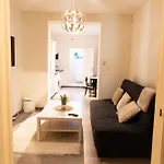 Sous Toit Lumineux Avec Garage Et 4 Pieces En Enfilade Appartement
