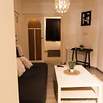Sous Toit Lumineux Avec Garage Et 4 Pieces En Enfilade Appartement