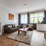 Apartment Jette - Base En Peripherie De - 15min Centre Brussels