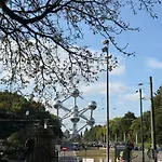Apartment Atomium Canopy *