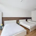 Central Spot - Louise