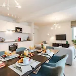 3Br Nato & Eu Apartment - Freeluggage Room