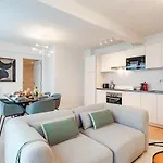 3Br Nato & Eu Apartment - Freeluggage Room