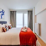 Luxurious 2-Br Flat Near Nato & Eu