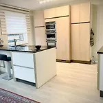 Modern 2-Bed Urban Apartment