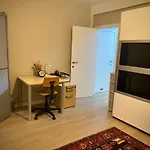 Modern 2-Bed Urban Apartment