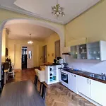 Bright 1Br With Terrace Near Montgomery