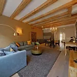 Grand Place Escape Spacious 2Br With Charm