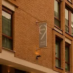 9Hotel Chelton