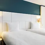 Ibis Styles Louise 3*