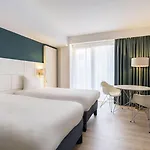 Ibis Styles Louise 3*
