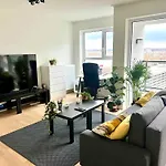Family-Friendly Apartment Steps From Atomium - City Center 6 Min