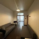 Midi Station Apartment