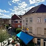 Doux Nid Perche Avec Vue Magique Sur La Ville