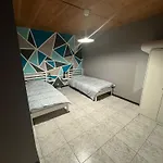 Midi Tracks Apartment