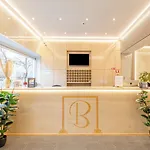 Hotel Barry