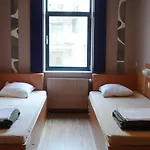 Sleep Well Youth * Brussel