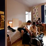Sleep Well Youth Hostel *