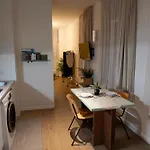 1 Cosy Avenue Louise Apartment Brussels