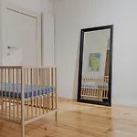 Cosy Eu Apartment - Central, Parking, Terrace