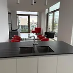 Floor Luxury With Spectacular Water Views Appartement *