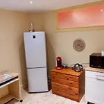 Modern Half-Basement 1Br Near Montgomery & Vub