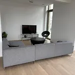 Floor Luxury With Spectacular Water Views Appartement Brussel