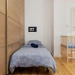 Cosy Eu Apartment - Central, Parking, Terrace