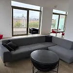 Floor Luxury With Spectacular Water Views * Brussel