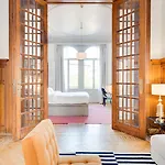 Europea Newton Boutique Residences