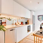 Europea Newton Boutique Residences Hotel